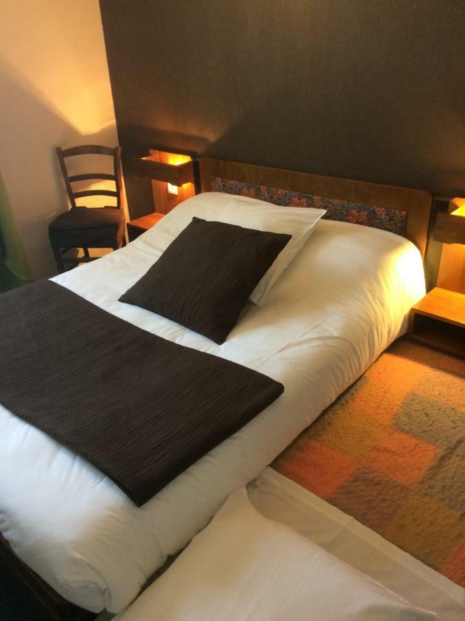 Logis Hotel Le Dahu Parigny  エクステリア 写真